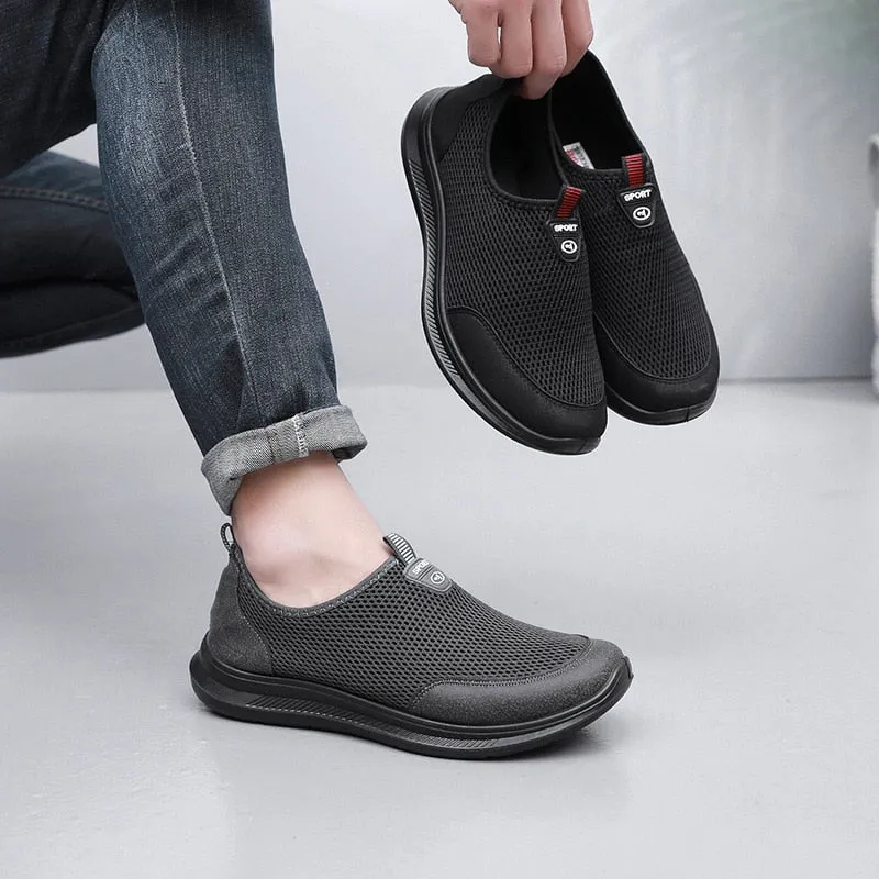 Breathable Men Loafers Slip-on Mens Driving Shoes Summer Causal Shoes New Men&#39;s Peas Shoes With Hole British Sneakers for Man