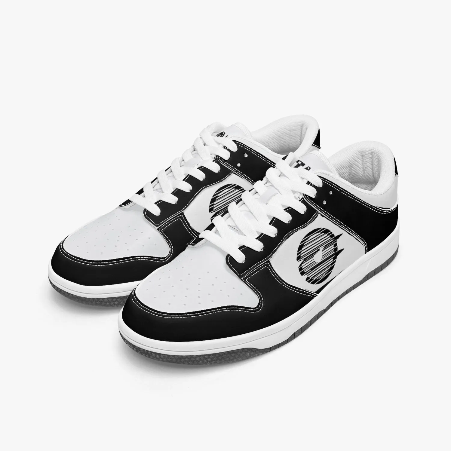 Dunk Stylish Low-Top Leather Sneakers / Black & White