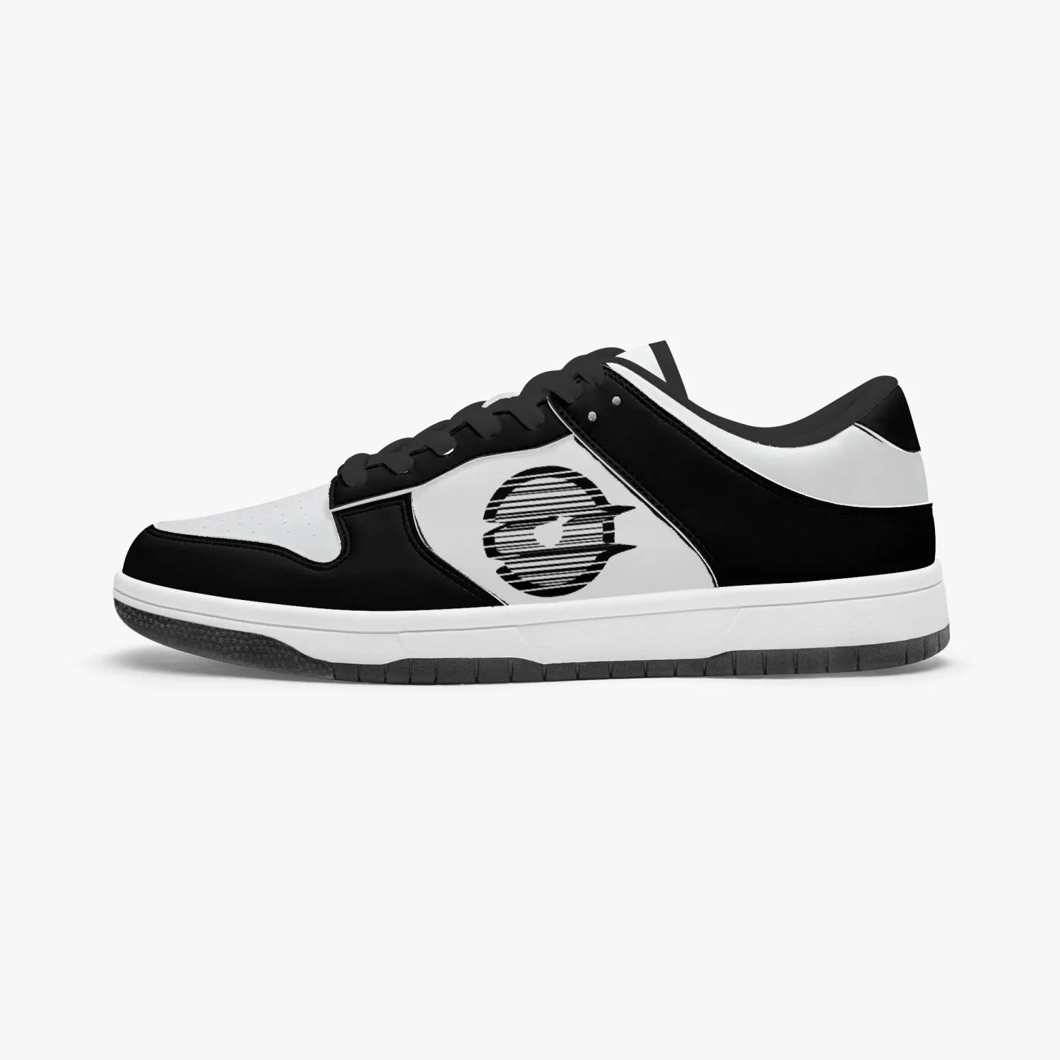 Dunk Stylish Low-Top Leather Sneakers / Black & White