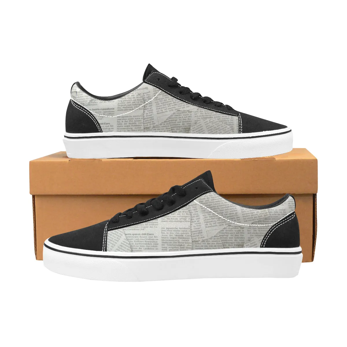 Men's Newspaper cuttings Monochrome Print Low Top Canvas Shoes