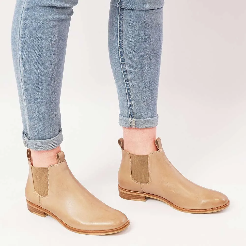 Wander Cappacino Chelsea Boots