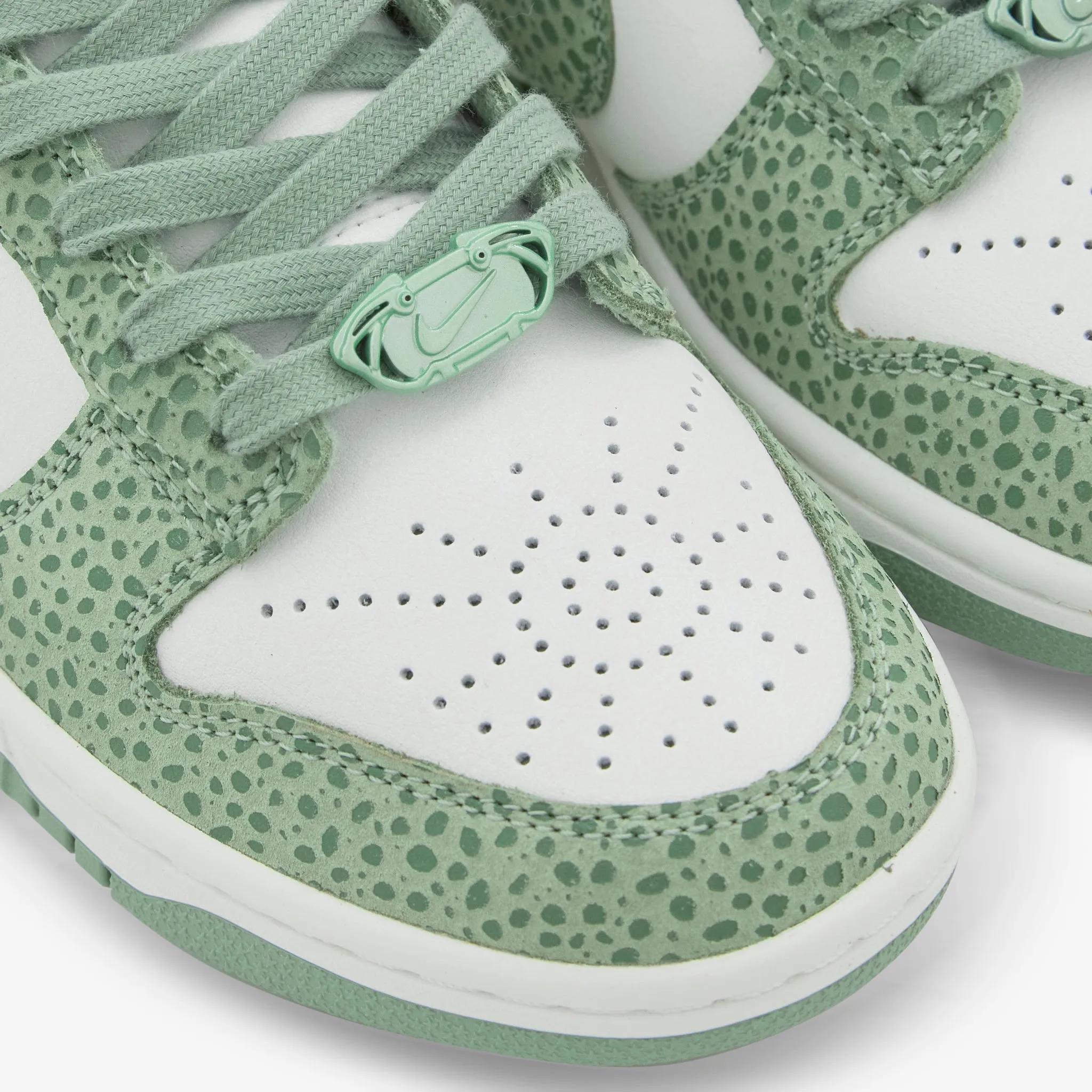 Women's Dunk Low Premium Oil Green | Treeline | Sail | Oil Green